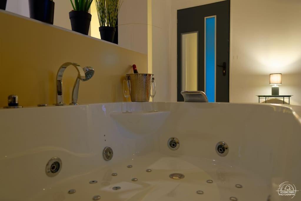 Suite Le Cocoon & Spa By Nancyintimelounge Esterno foto